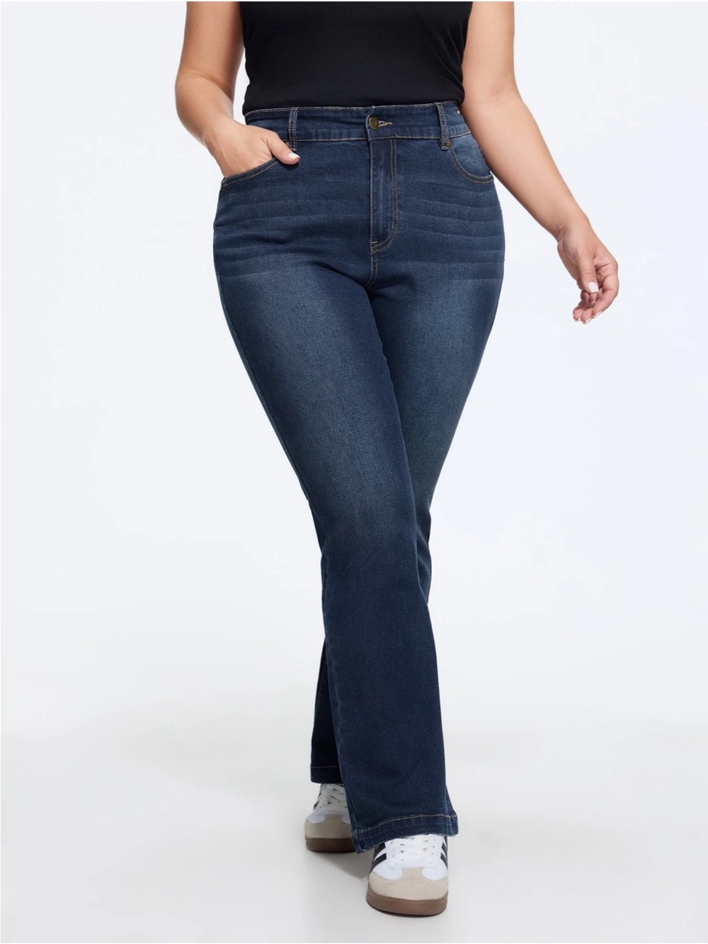 BloomChic Plus Size 2XL Stretchy Washed Pocket Flare Jeans us18
